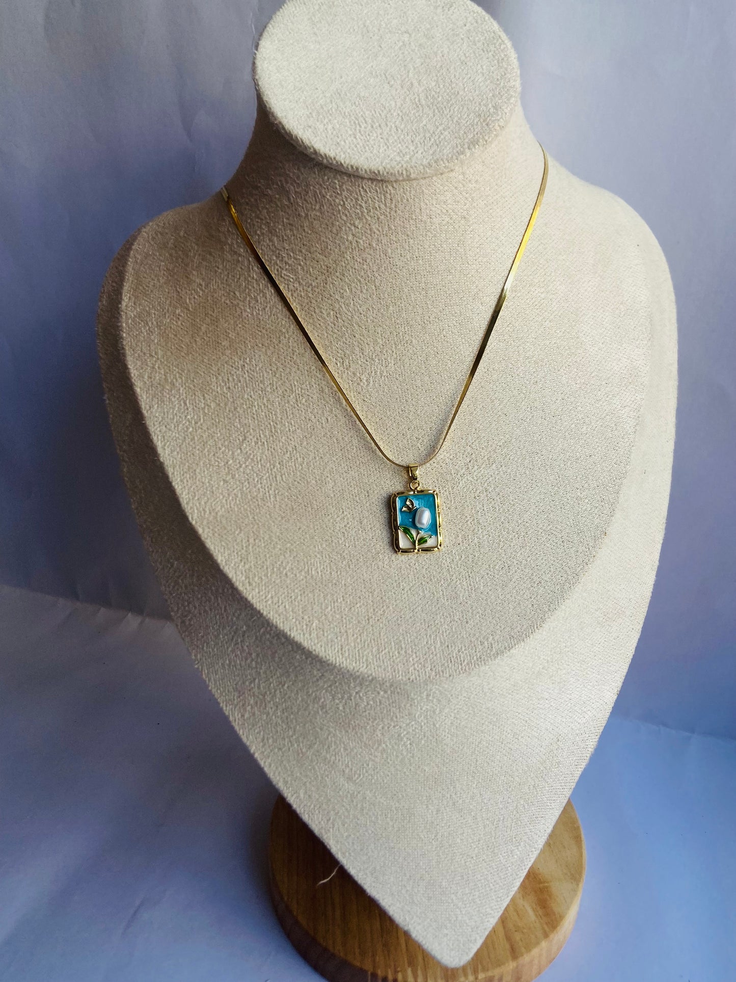 Anti tarnish vintage necklace blue