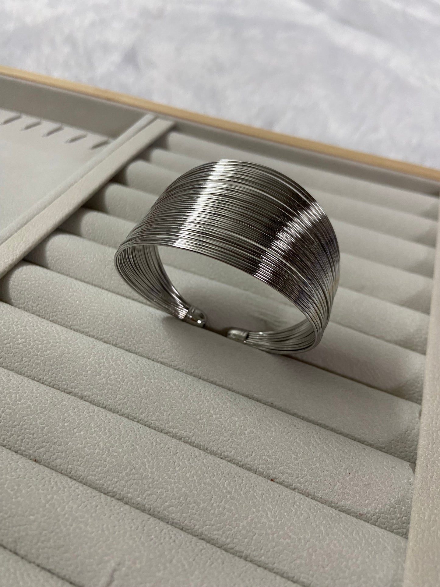 Mini spiral bangle