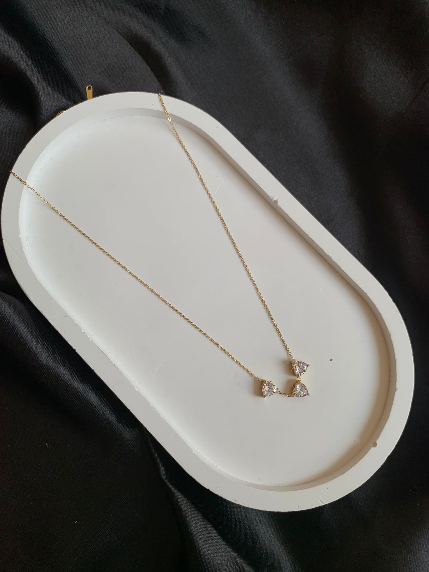 Anti tarnish 3stone necklace