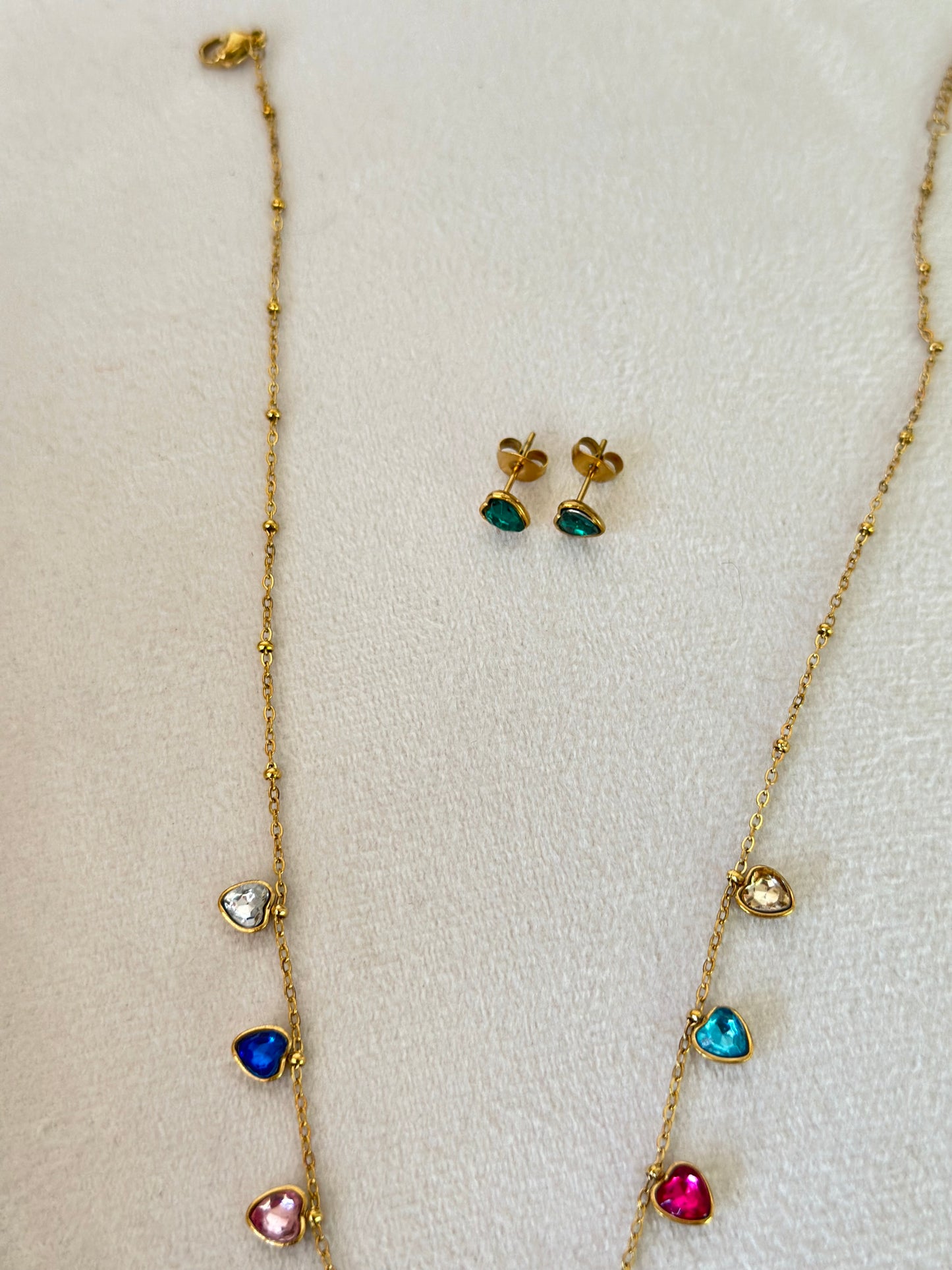 New anti tarnish multi stone heart chain set