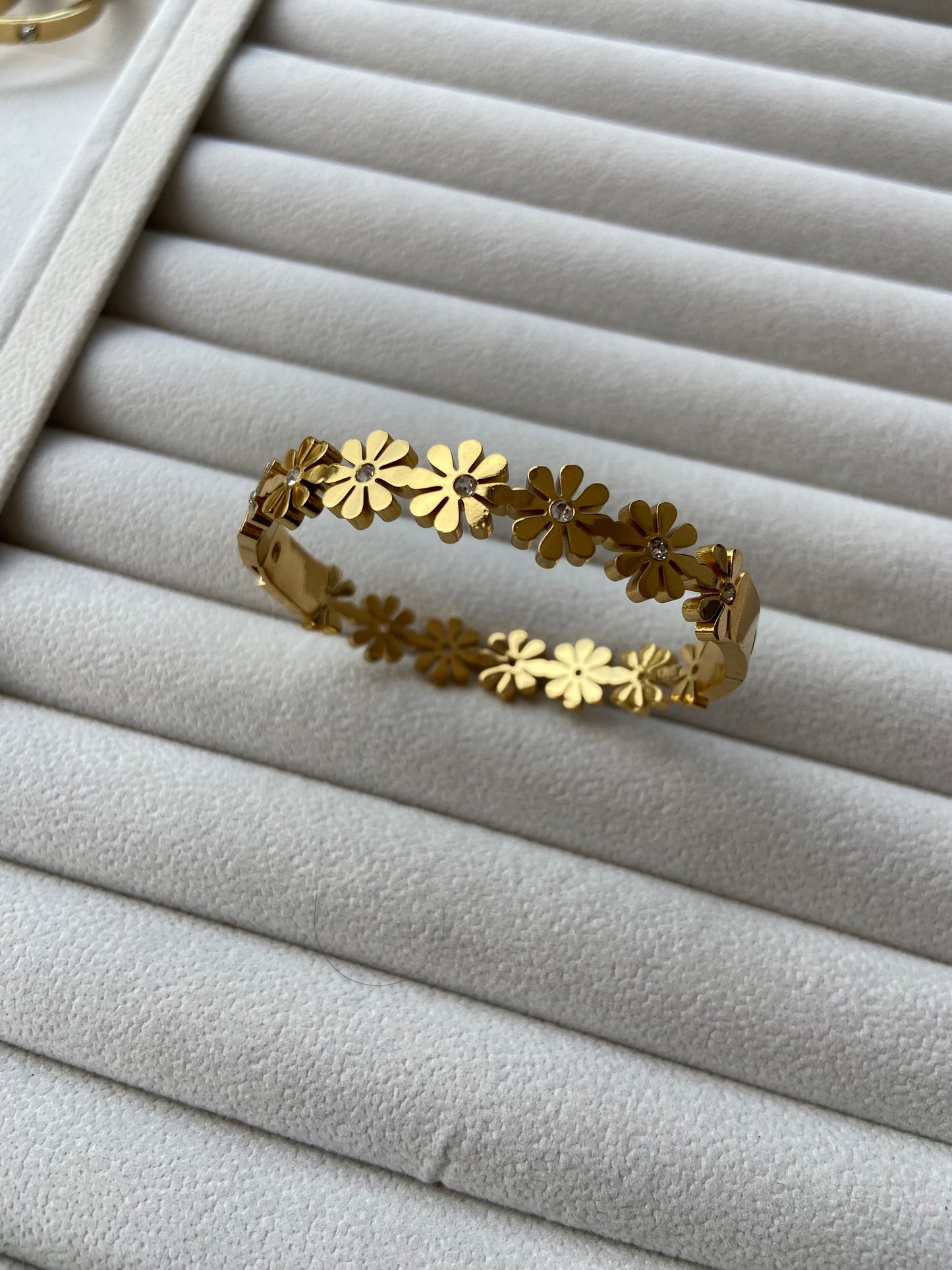 Anti tarnish flower kids size bangle