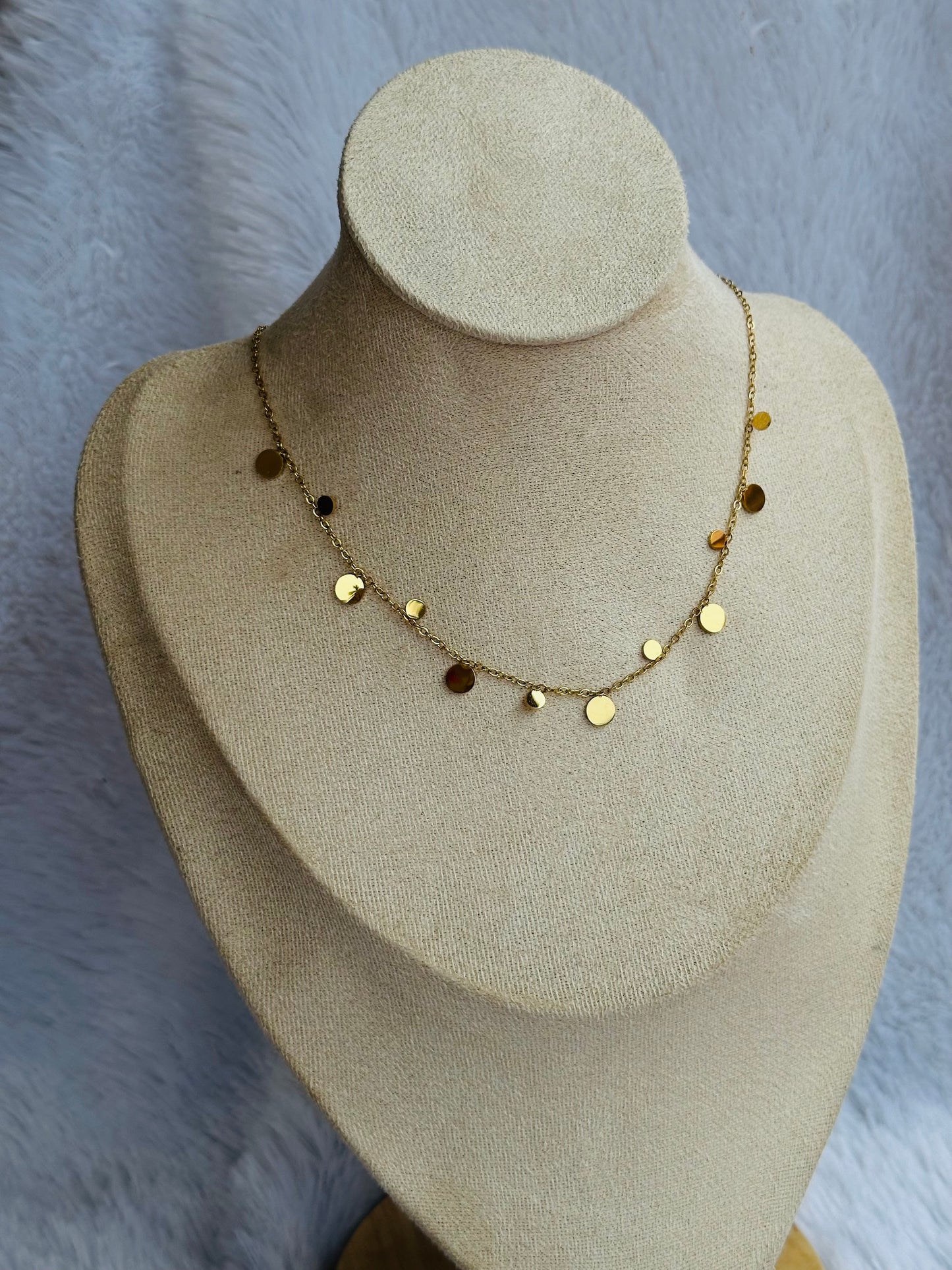 New anti tarnish round charm necklace