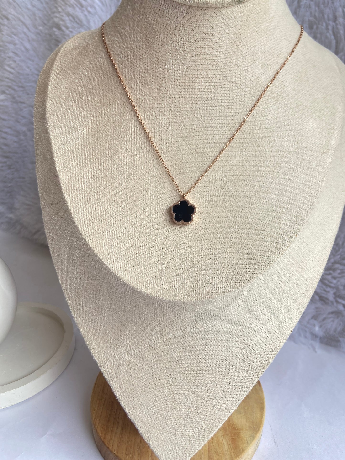 Anti tarnish double sided flower chain