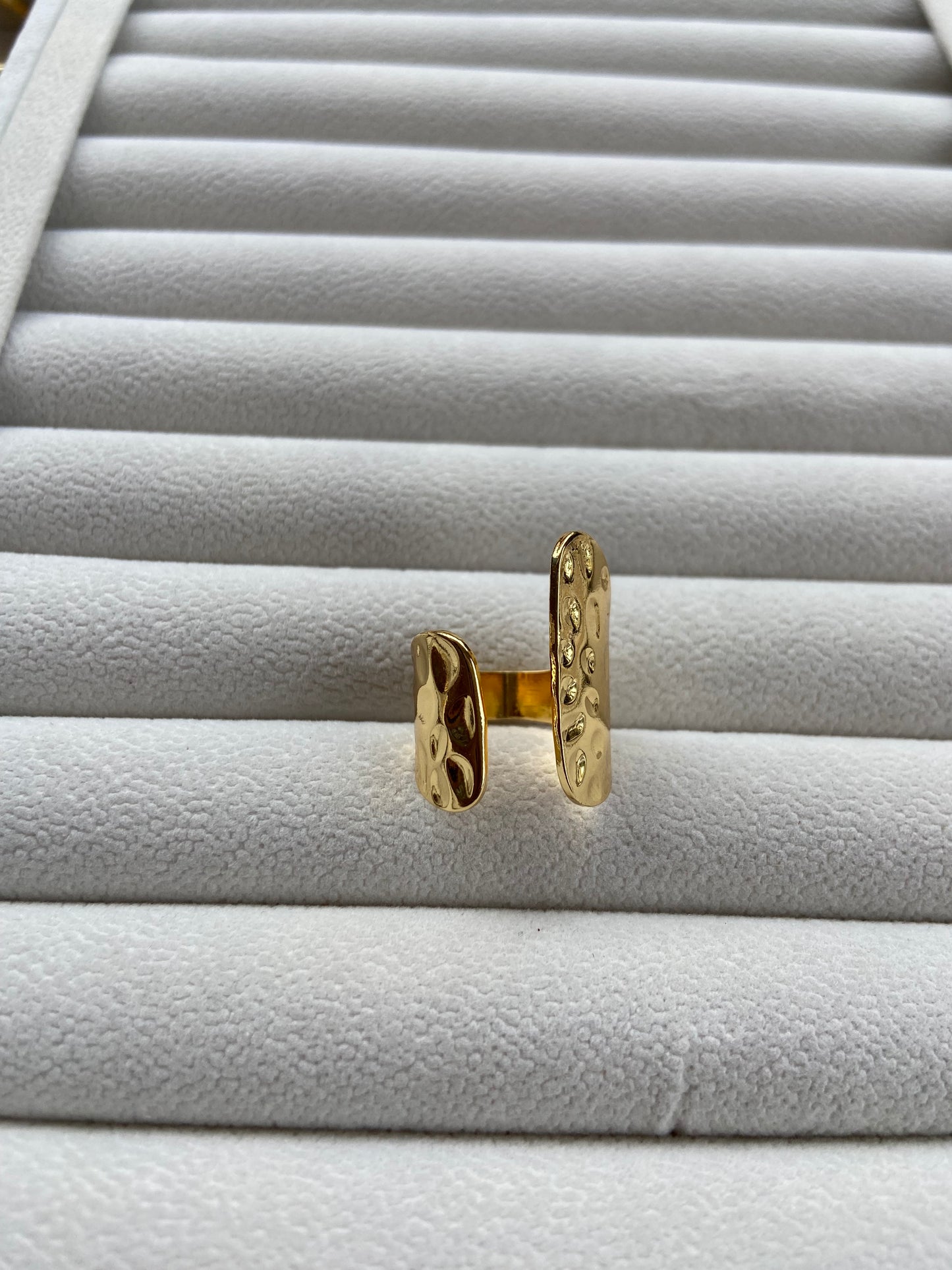 Anti tarnish plott ring