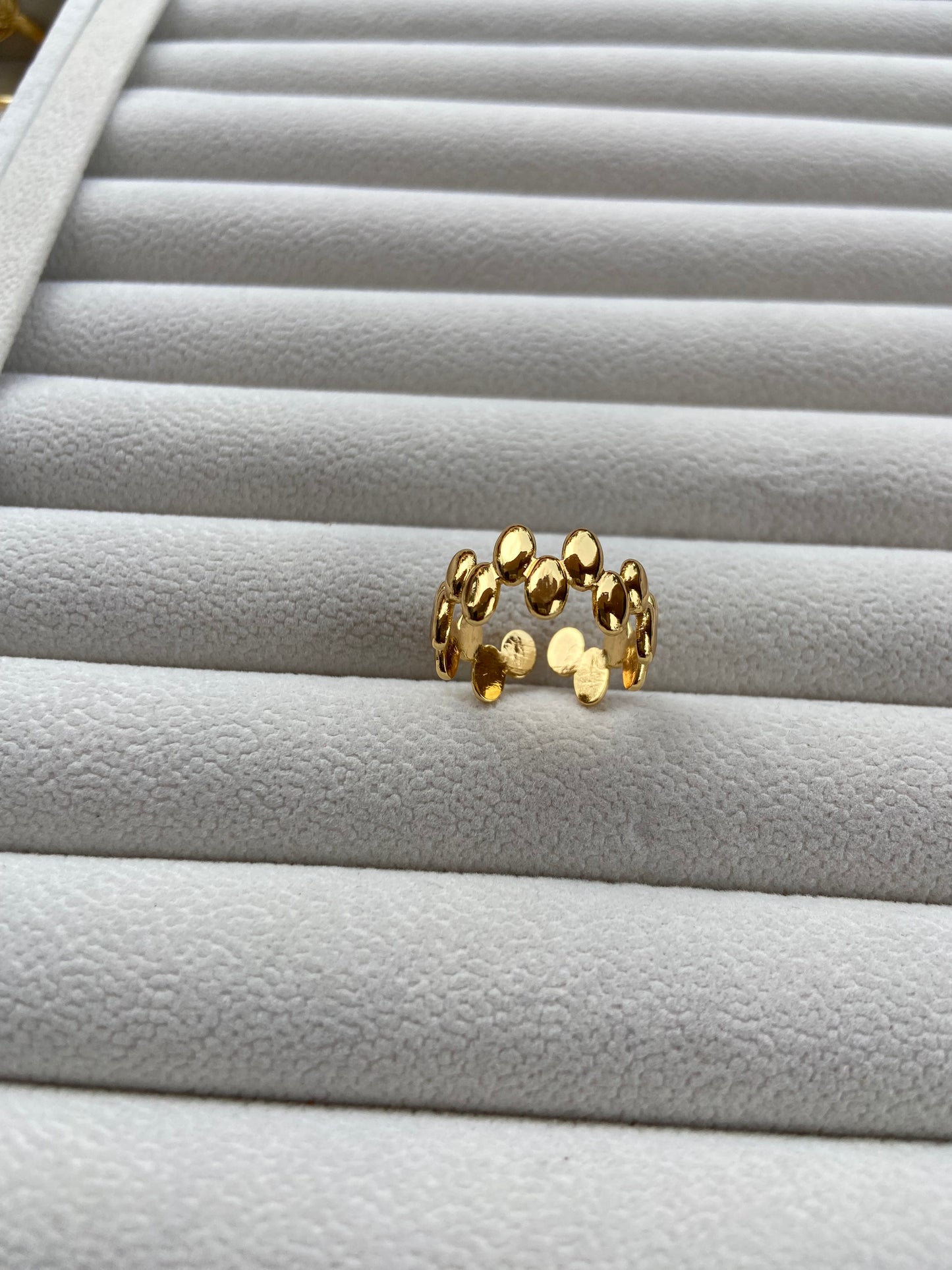 Anti tarnish bubbly ring