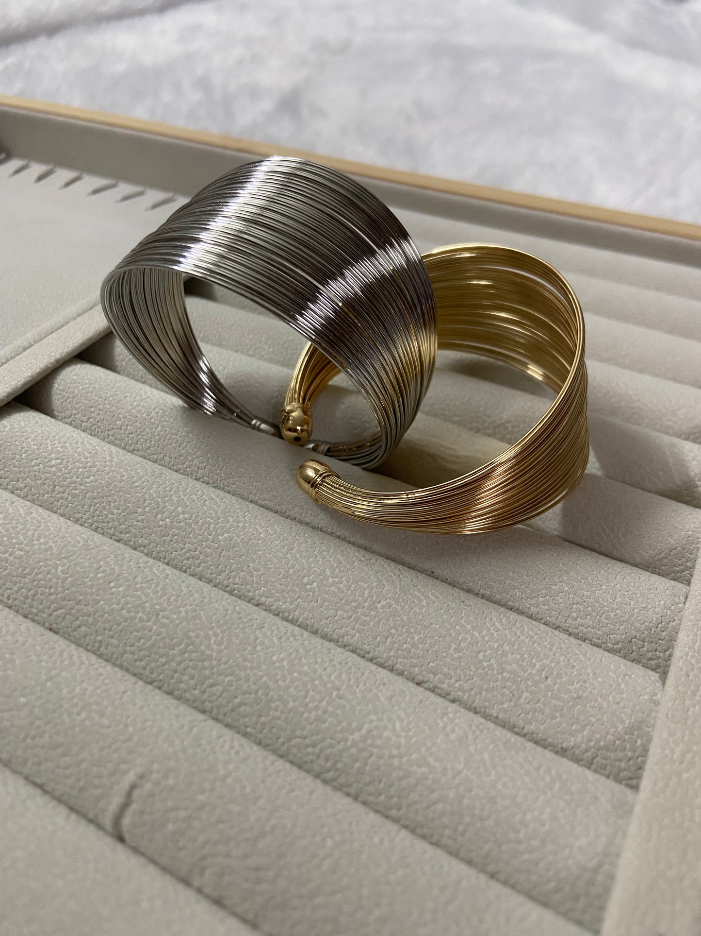 Mini spiral bangle