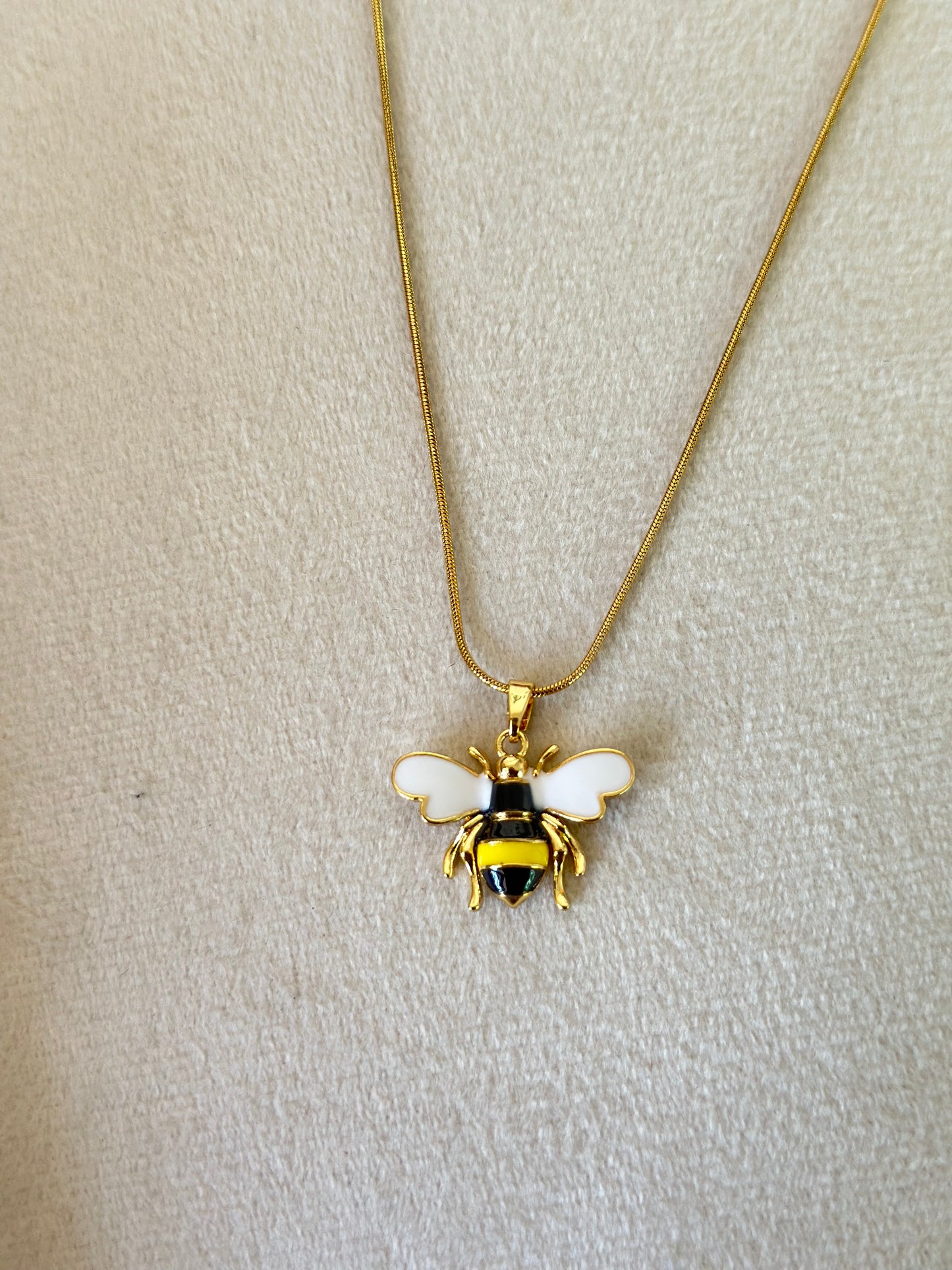 Anti tarnish cute kids honeybee necklace