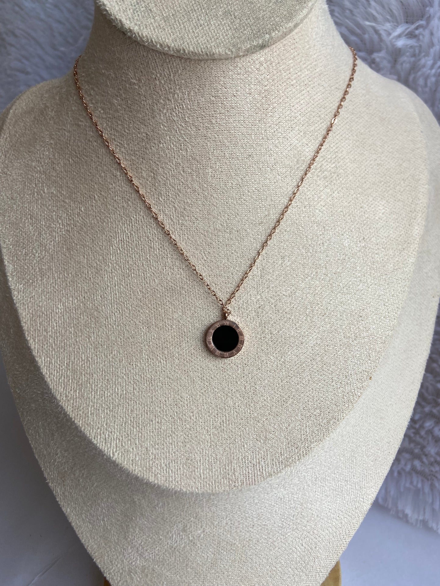 Anti tarnish double sided locket chain