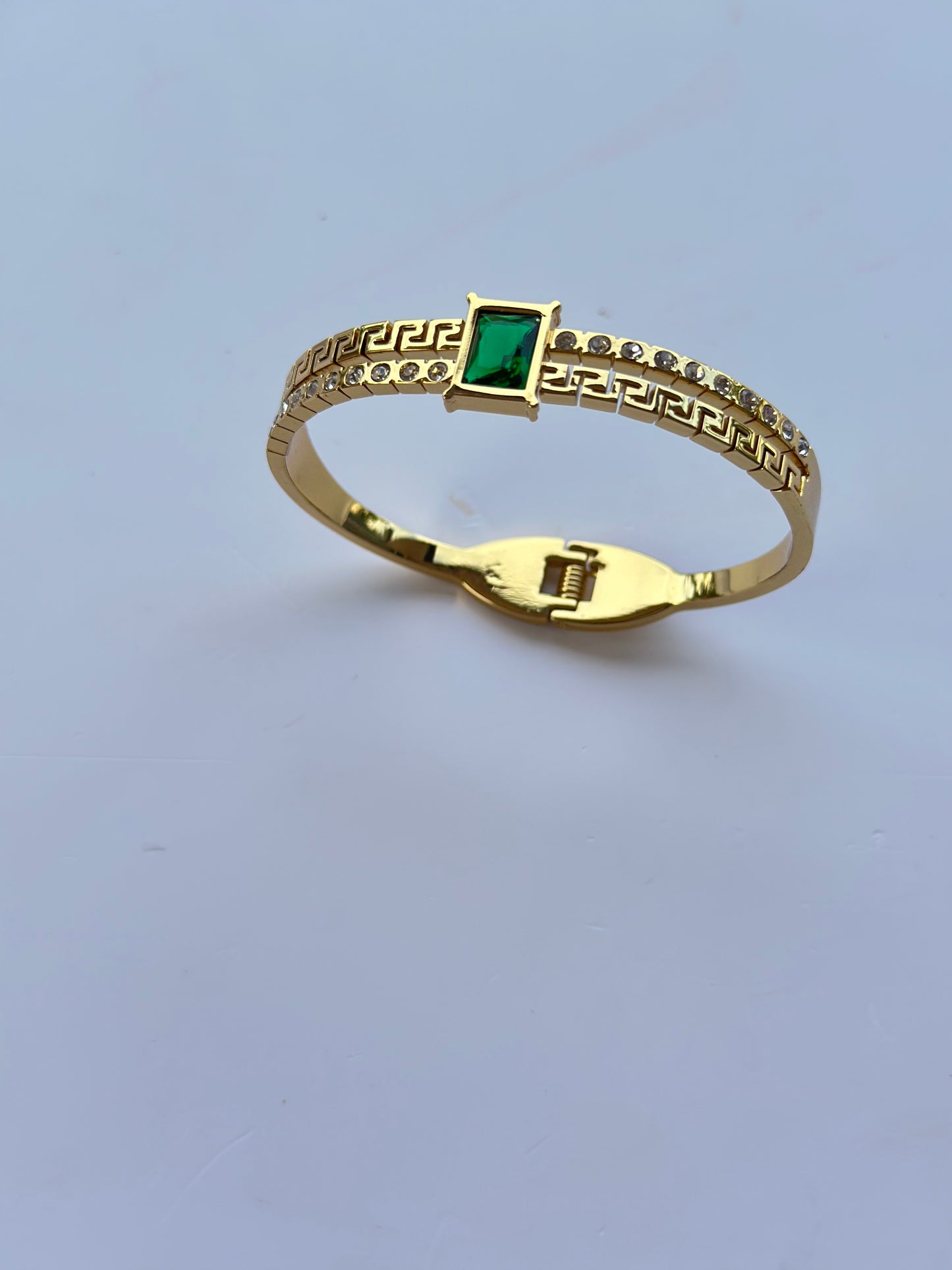 Anti tarnish green double stone bangle
