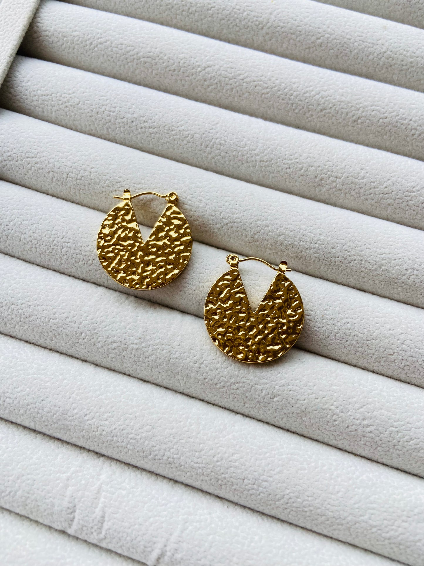 Anti tarnish round hoops earring