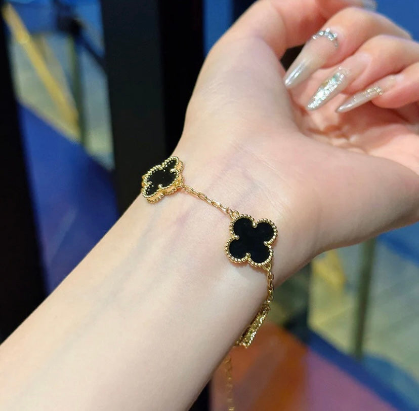 Anti tarnish clover black stone bracelet