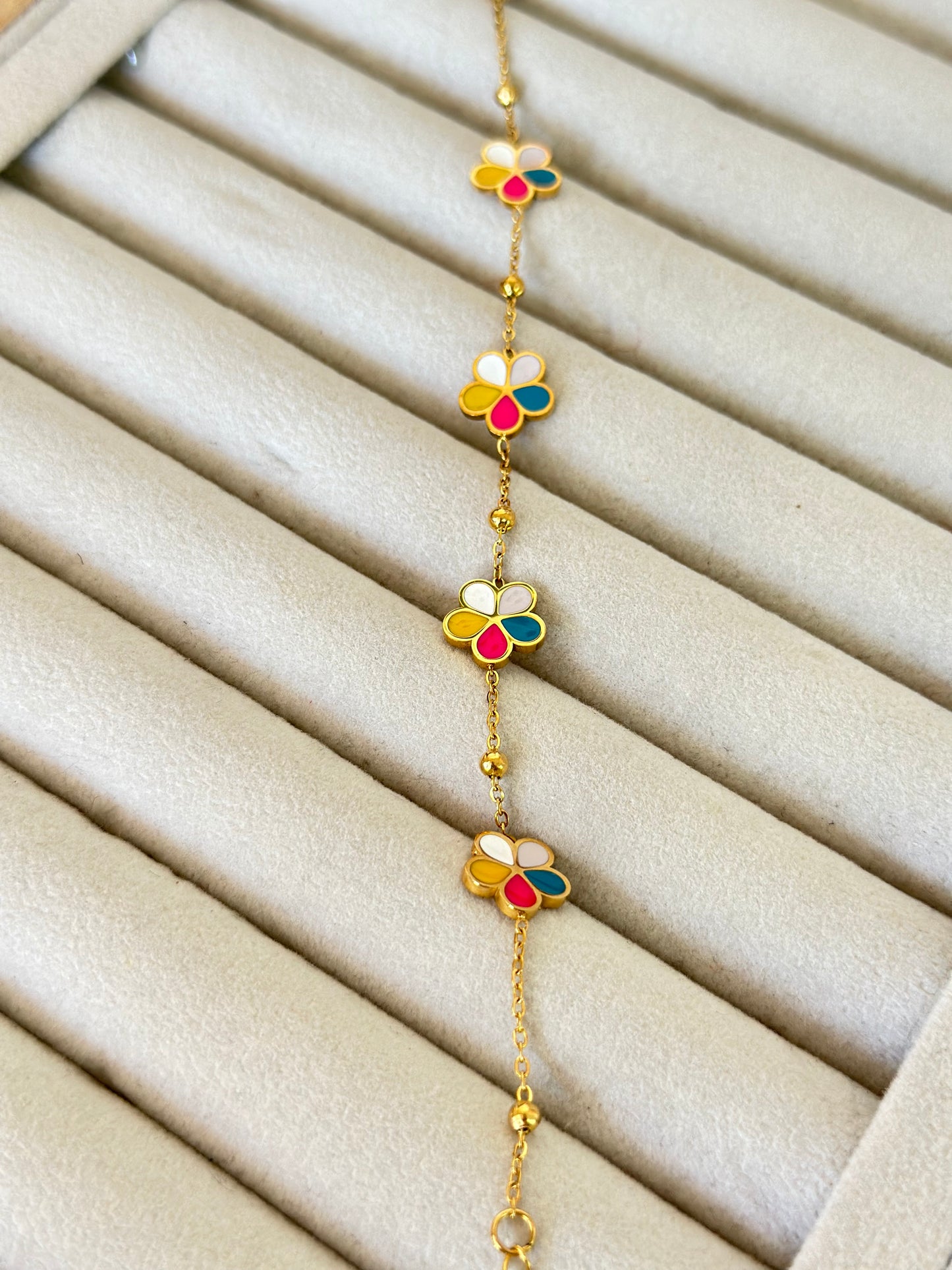 Anti tarnish flower bracelet