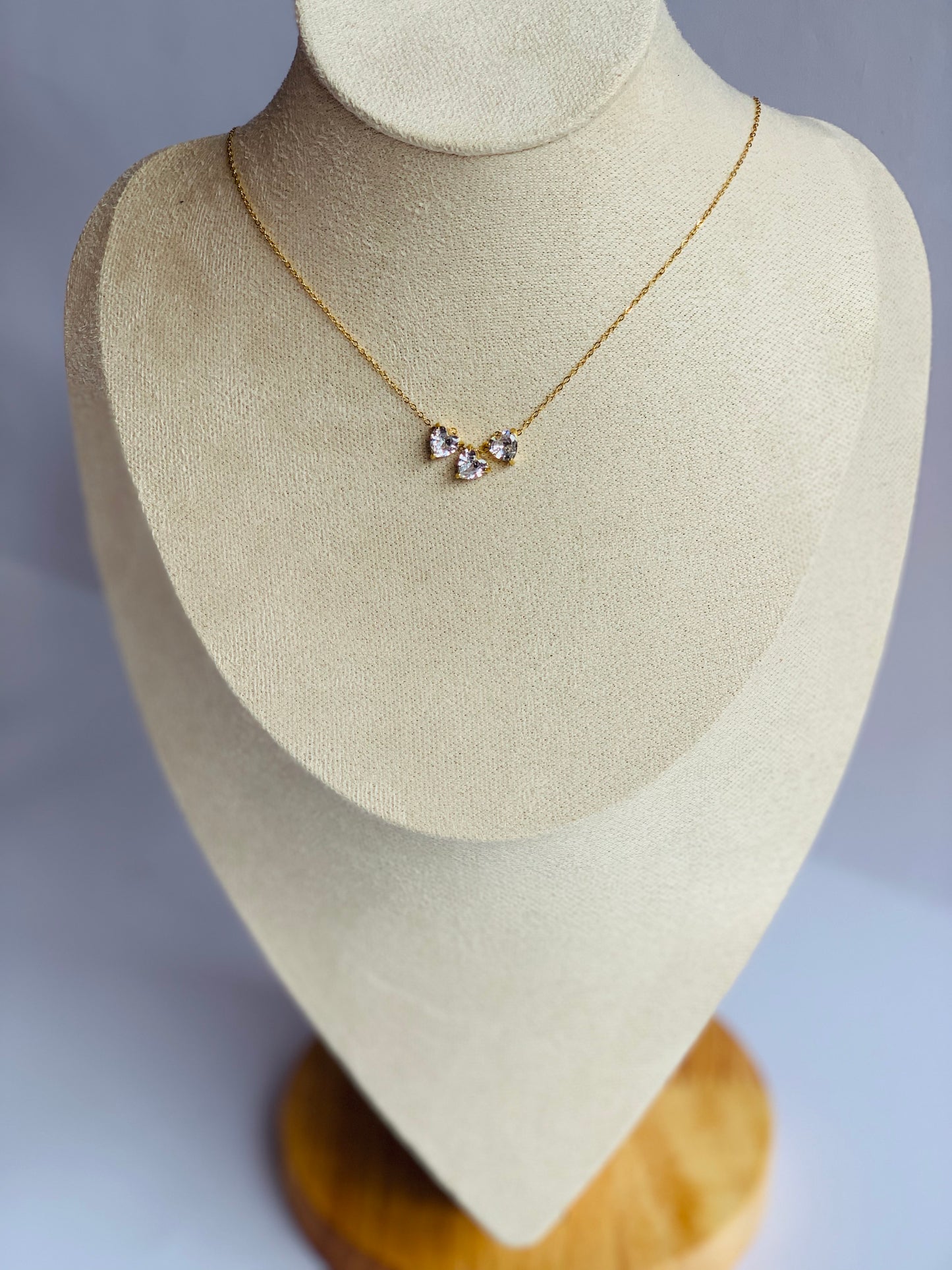 Anti tarnish 3stone necklace