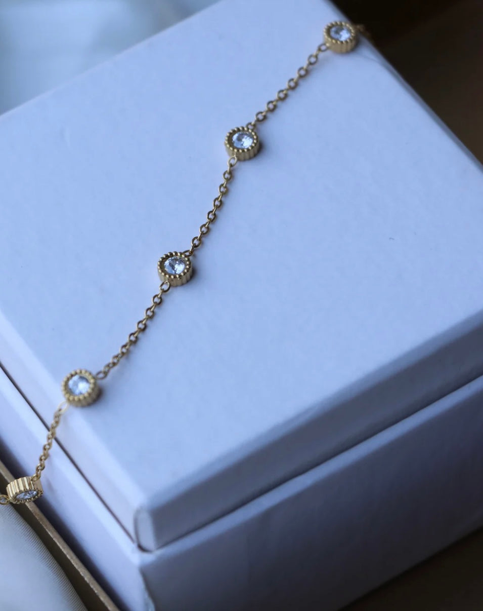 Anti tarnish white stone bracelet