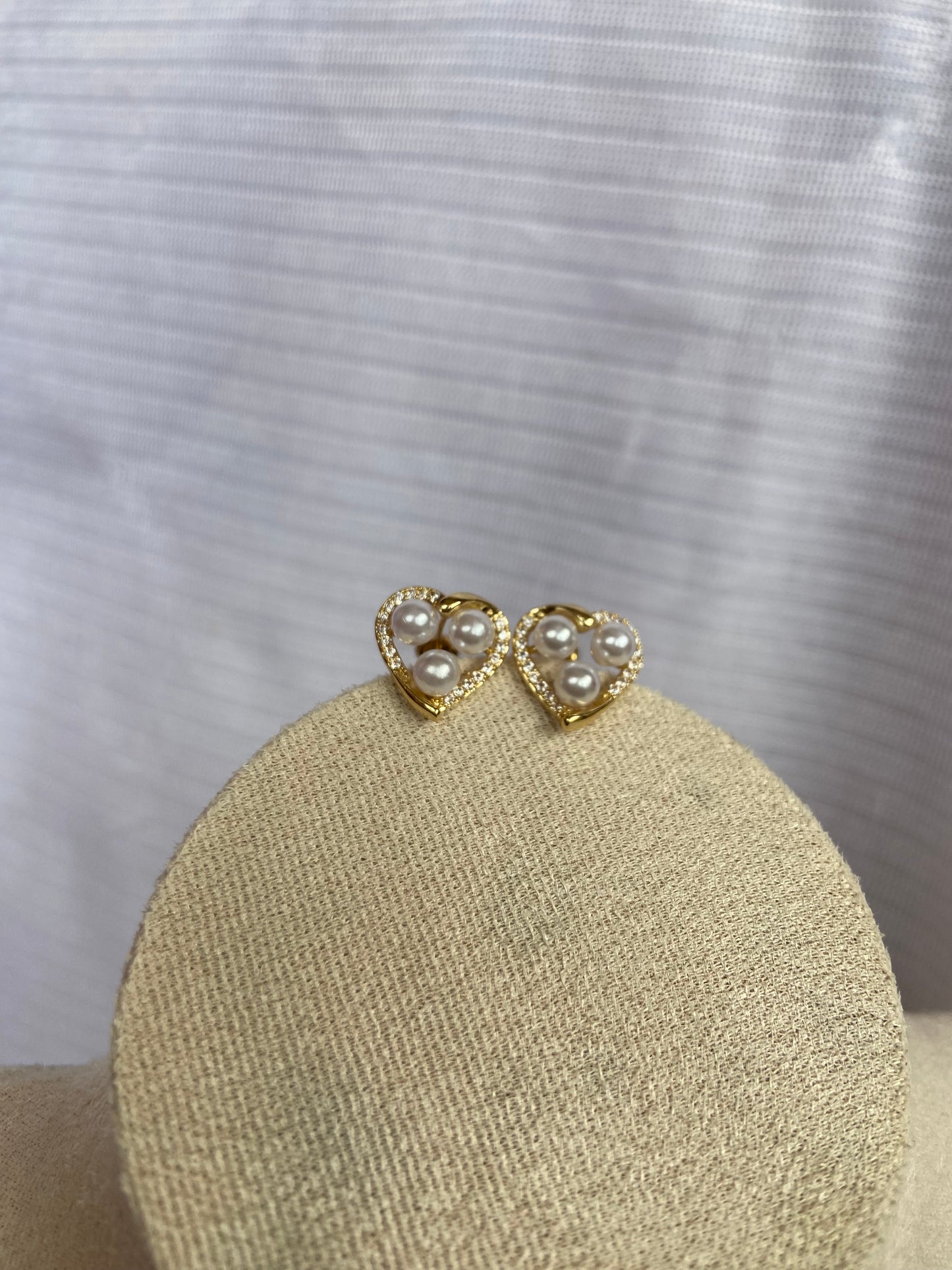 Anti tarnish pearl stud earring