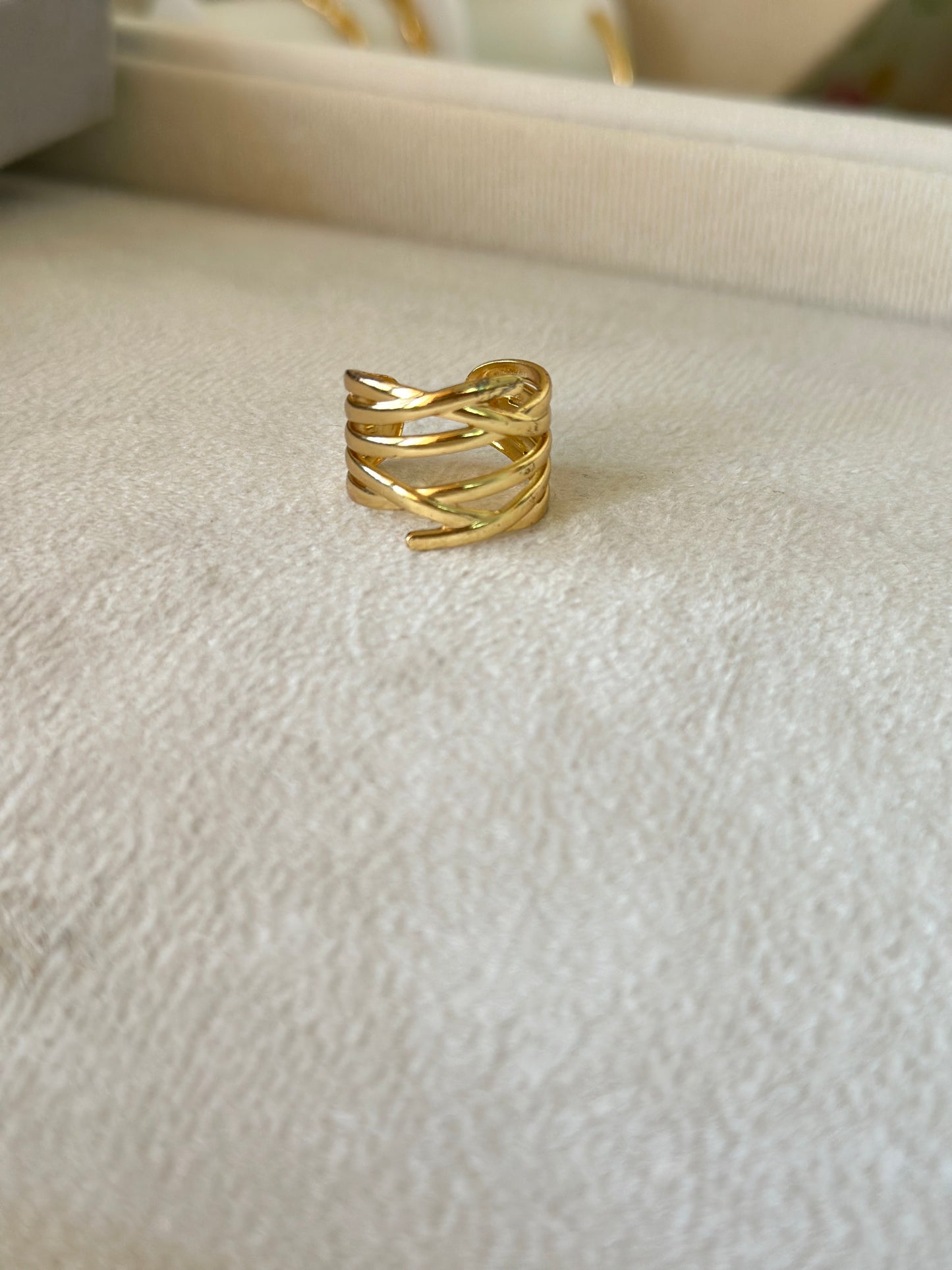 Anti tarnish crush ring