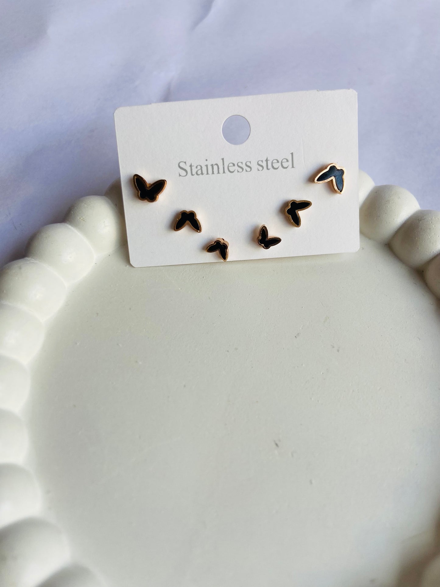 Anti tarnish shapey black stud earring (3pc)