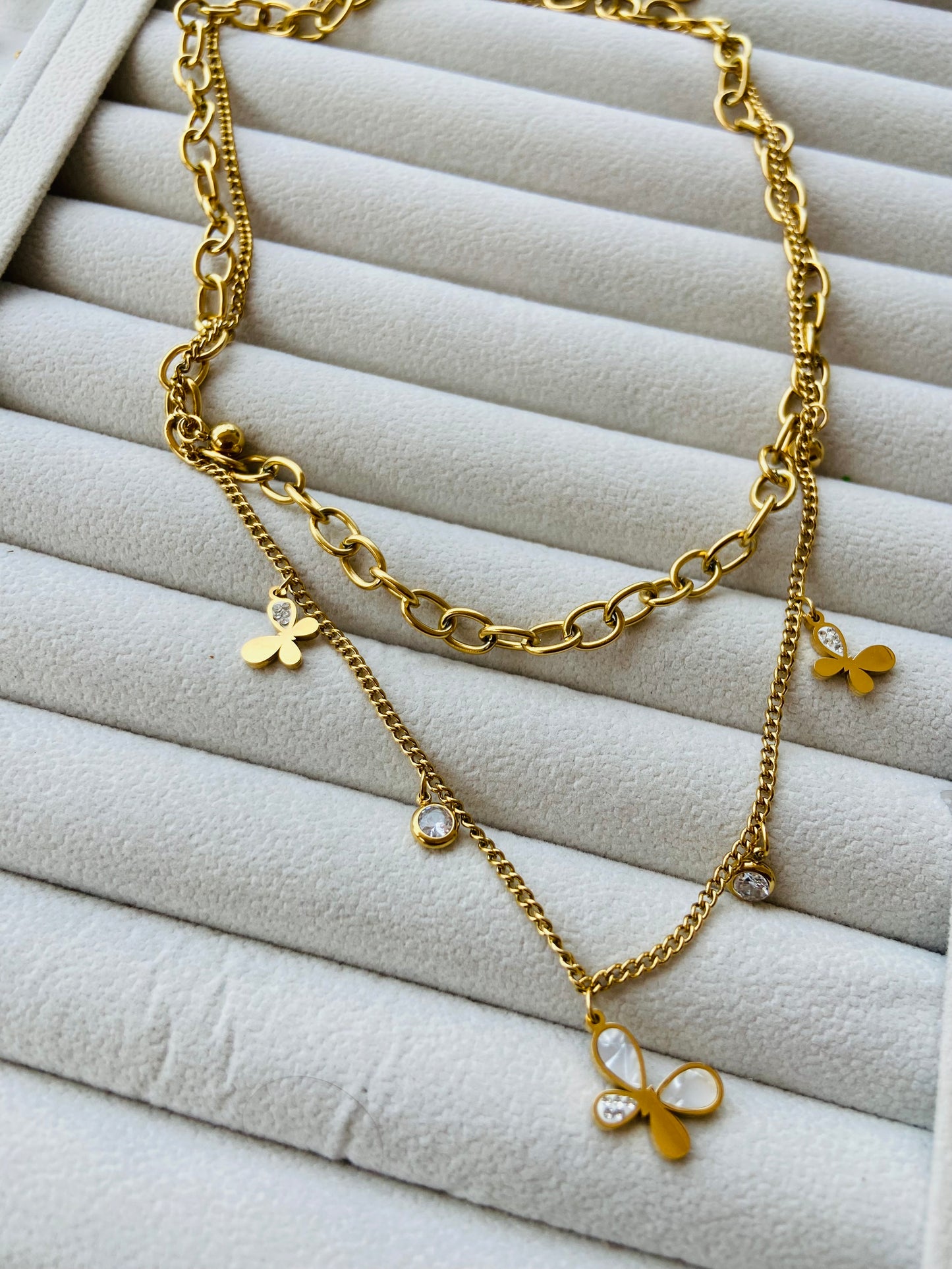 Anti tarnish chunkky butterfly layer necklace