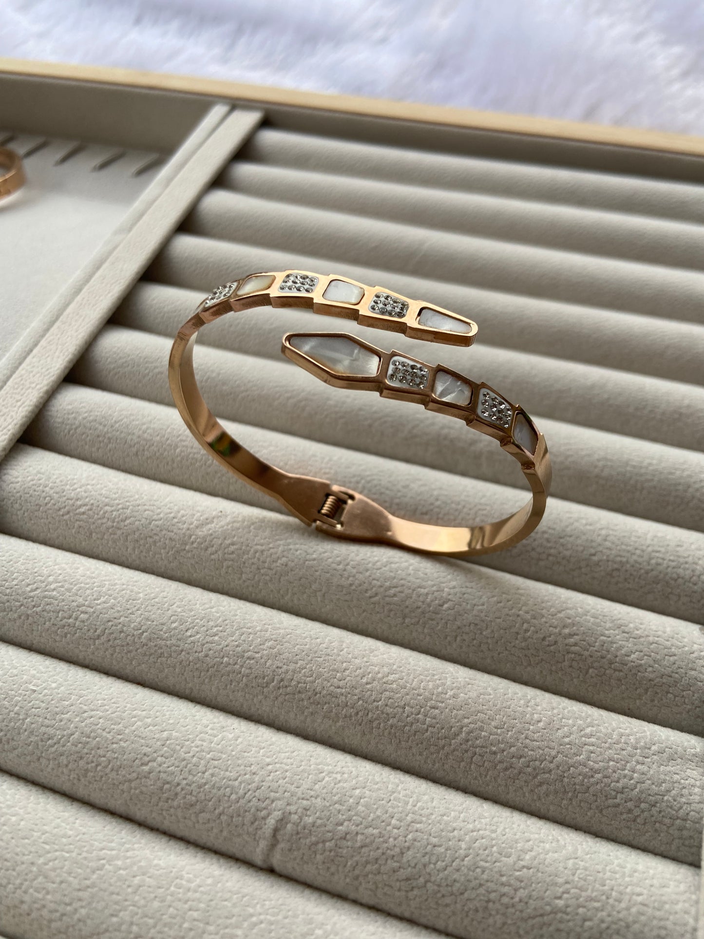 Anti tarnish white stone bangle