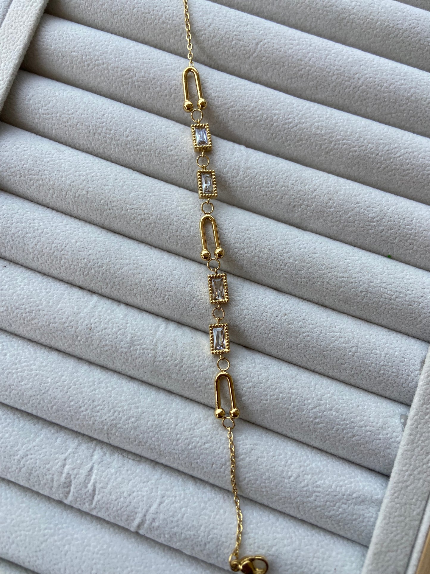 Anti tarnish stone bracelet
