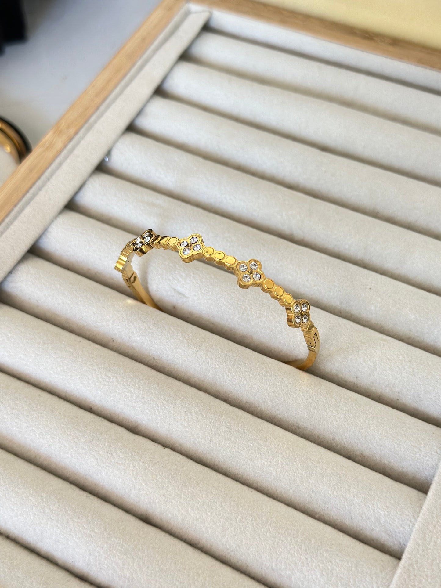 New anti tarnish stone bangle