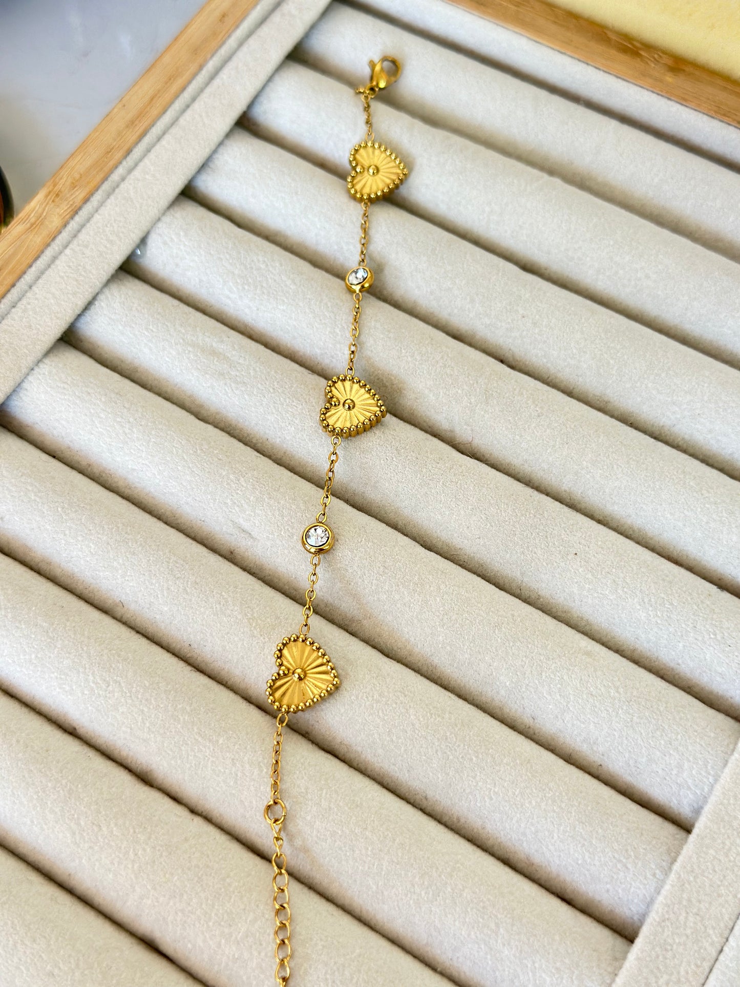 Anti tarnish two sided heart bracelet