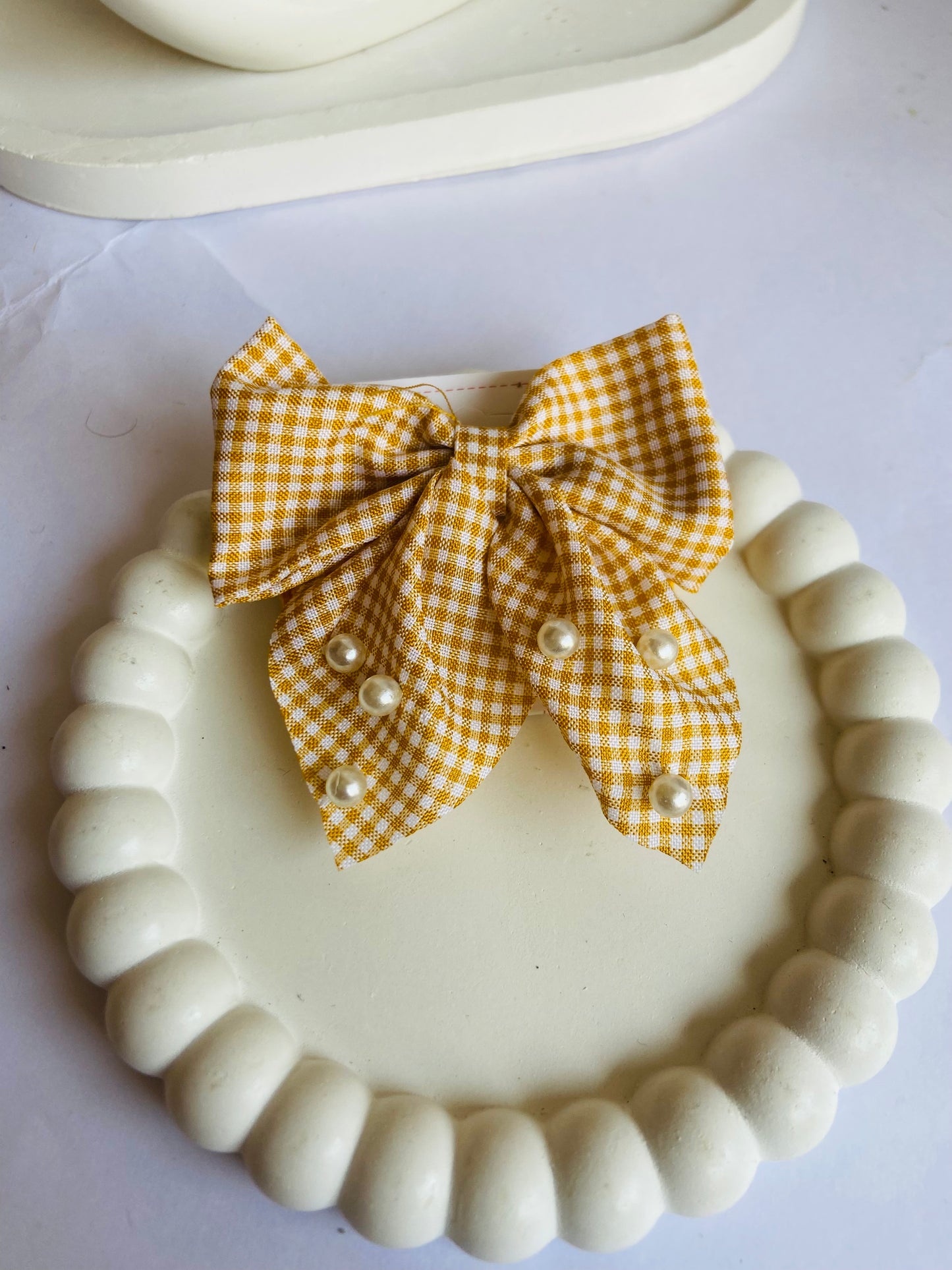 Hair tie bow with pearl
