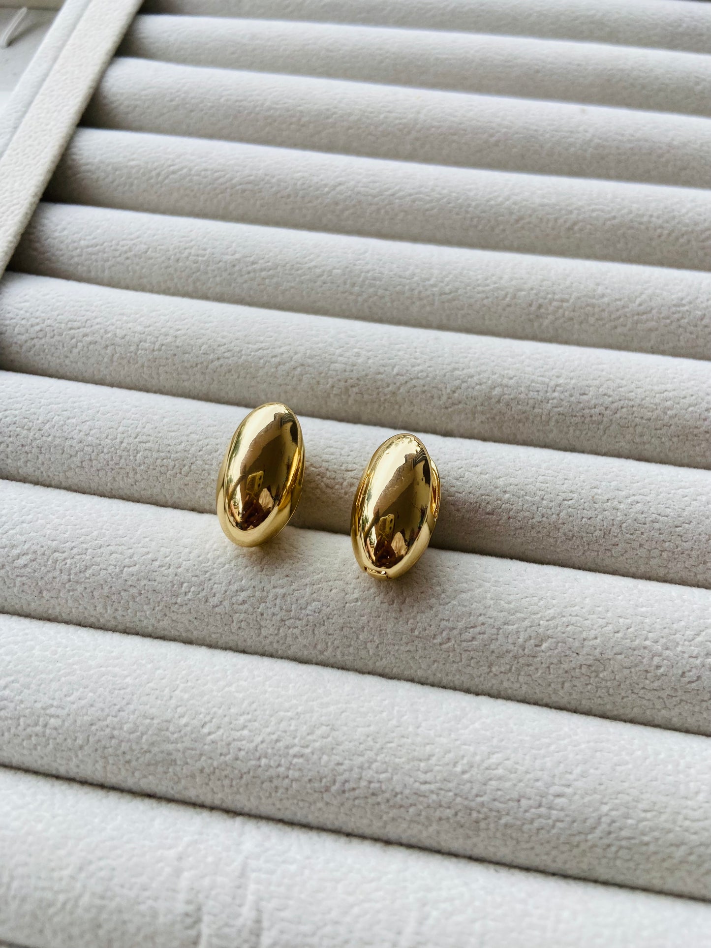 Anti tarnish capsule earring