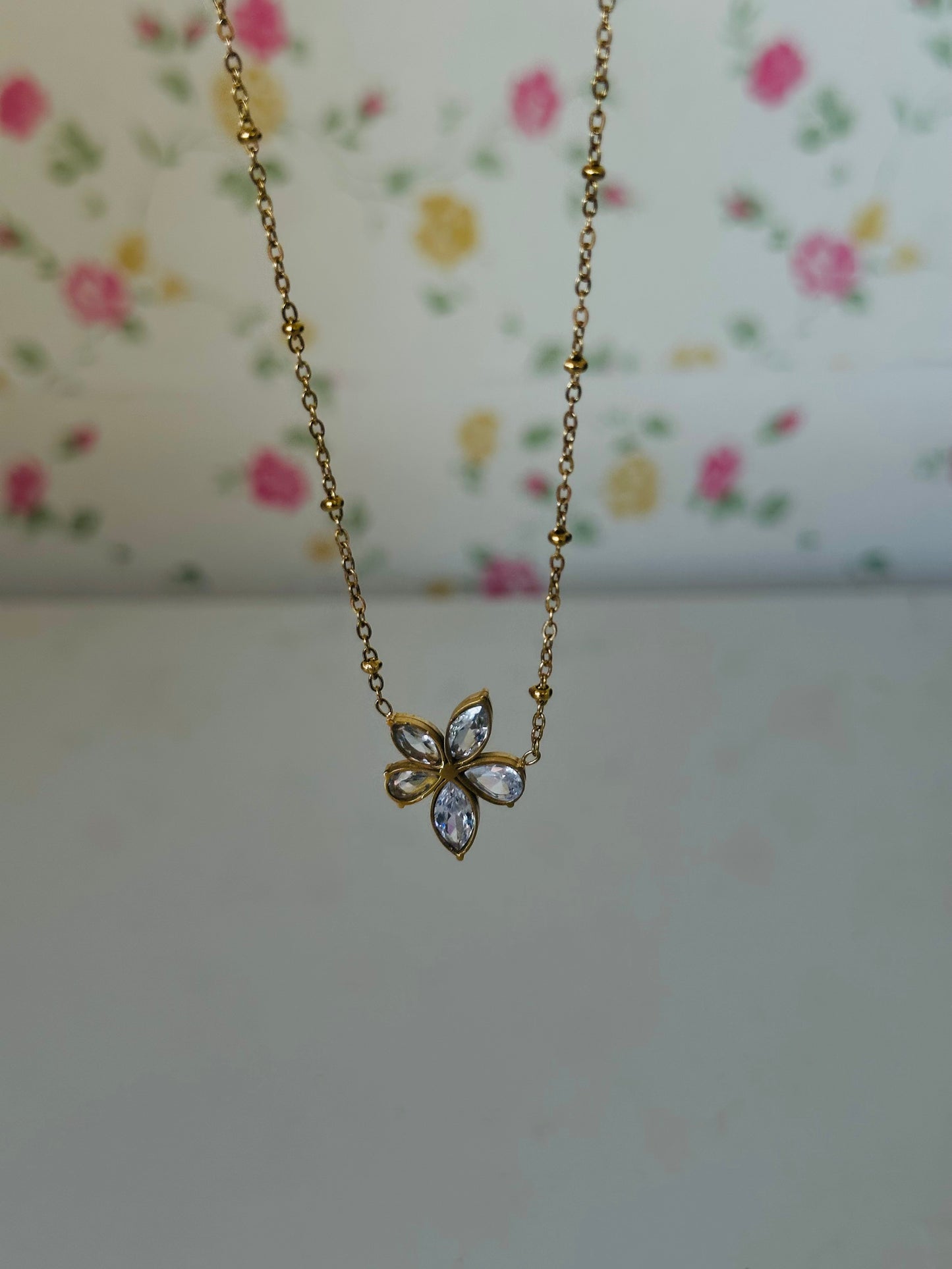 Anti tarnish white stone necklace