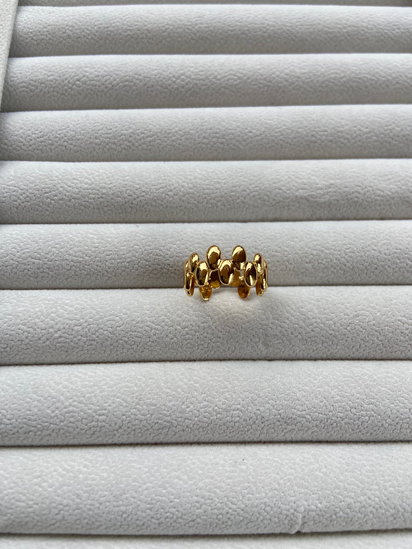 Anti tarnish bubbly ring