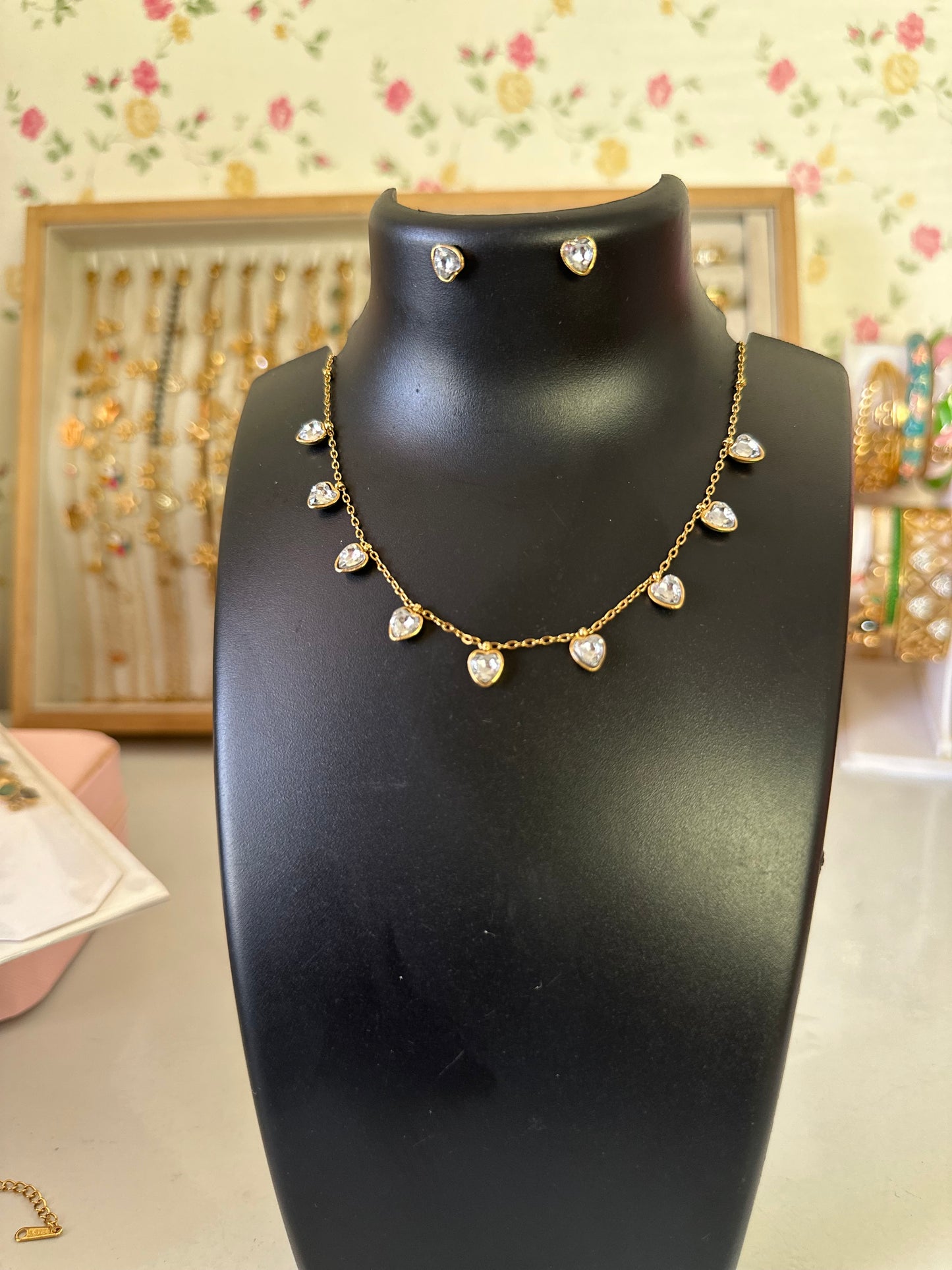 Anti tarnish white heart stone chain with earring