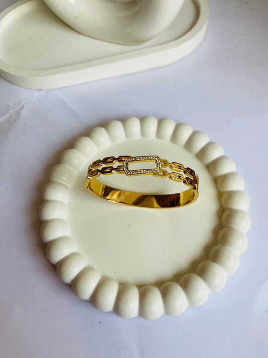 Anti tarnish New soul bangle with stone