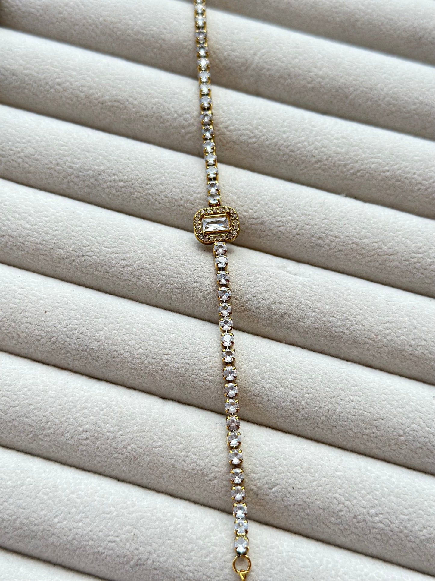 Anti tarnish stone bracelet