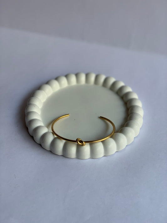 Anti tarnish knot bangle