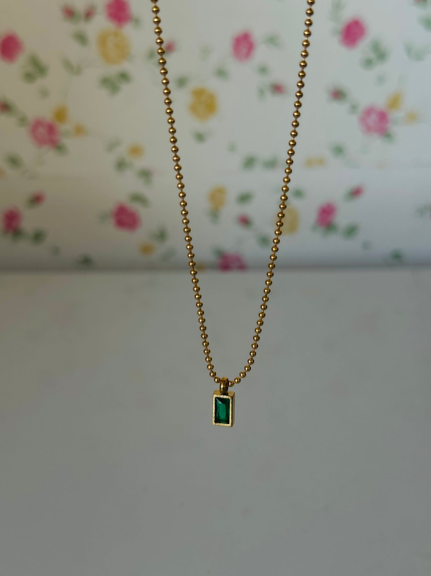 Anti tarnish emrald necklace