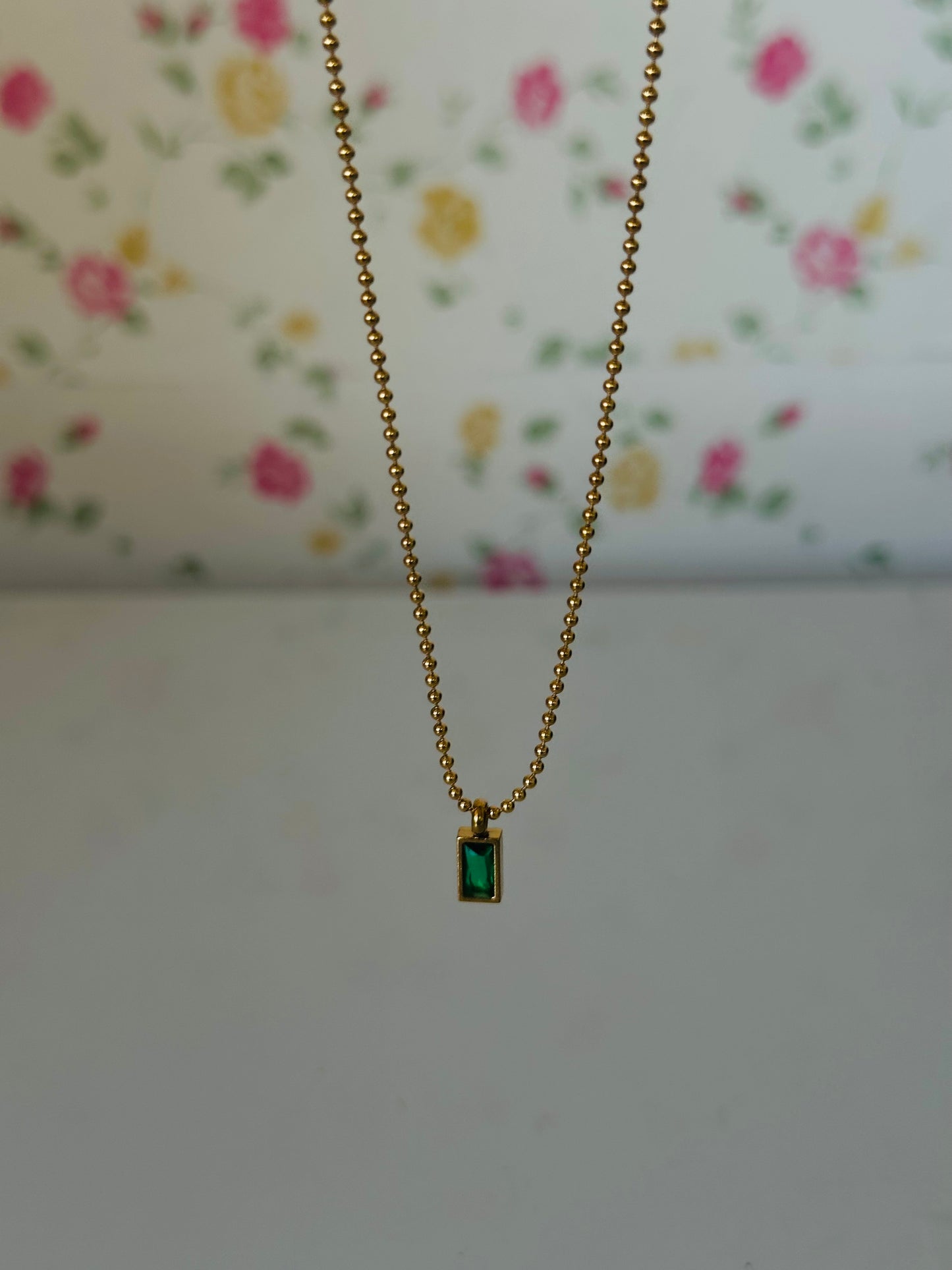 Anti tarnish emrald necklace