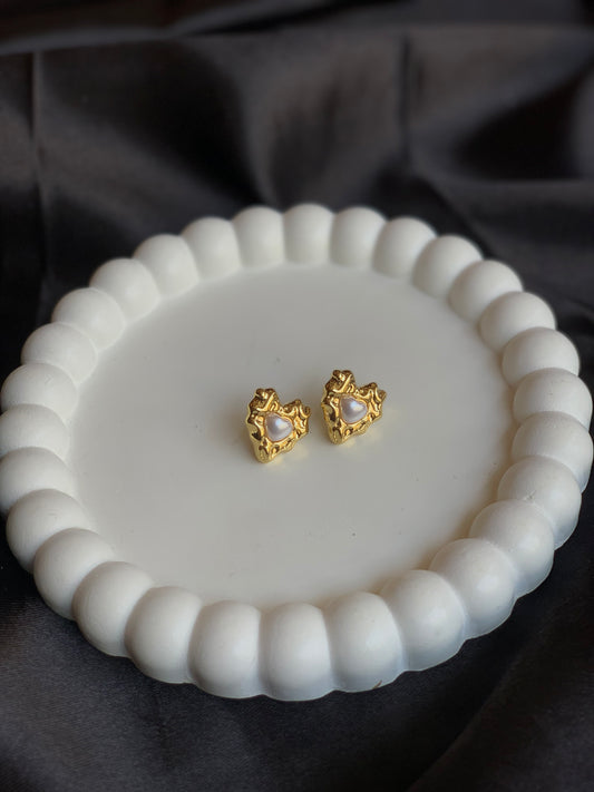 Anti tarnish heartly earring