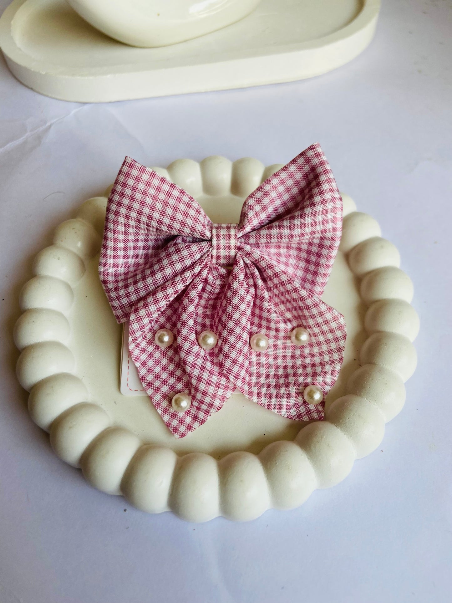 Hair tie bow with pearl