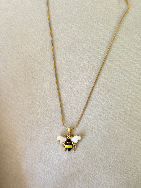 Anti tarnish cute kids honeybee necklace