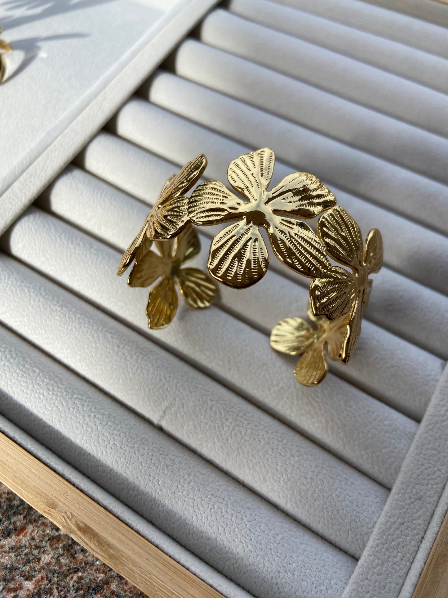 Anti tarnish zivona bangle