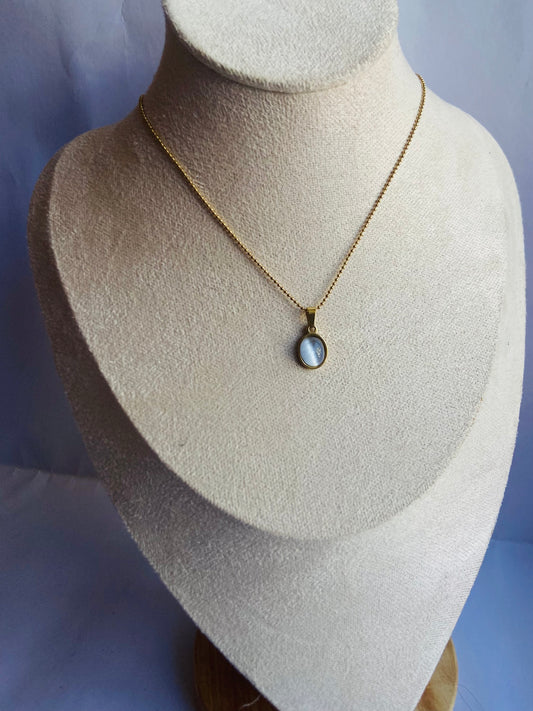 Anti tarnish blue saphire necklace