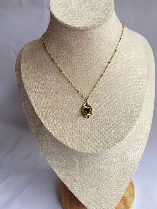 Anti tarnish glory green stone necklace