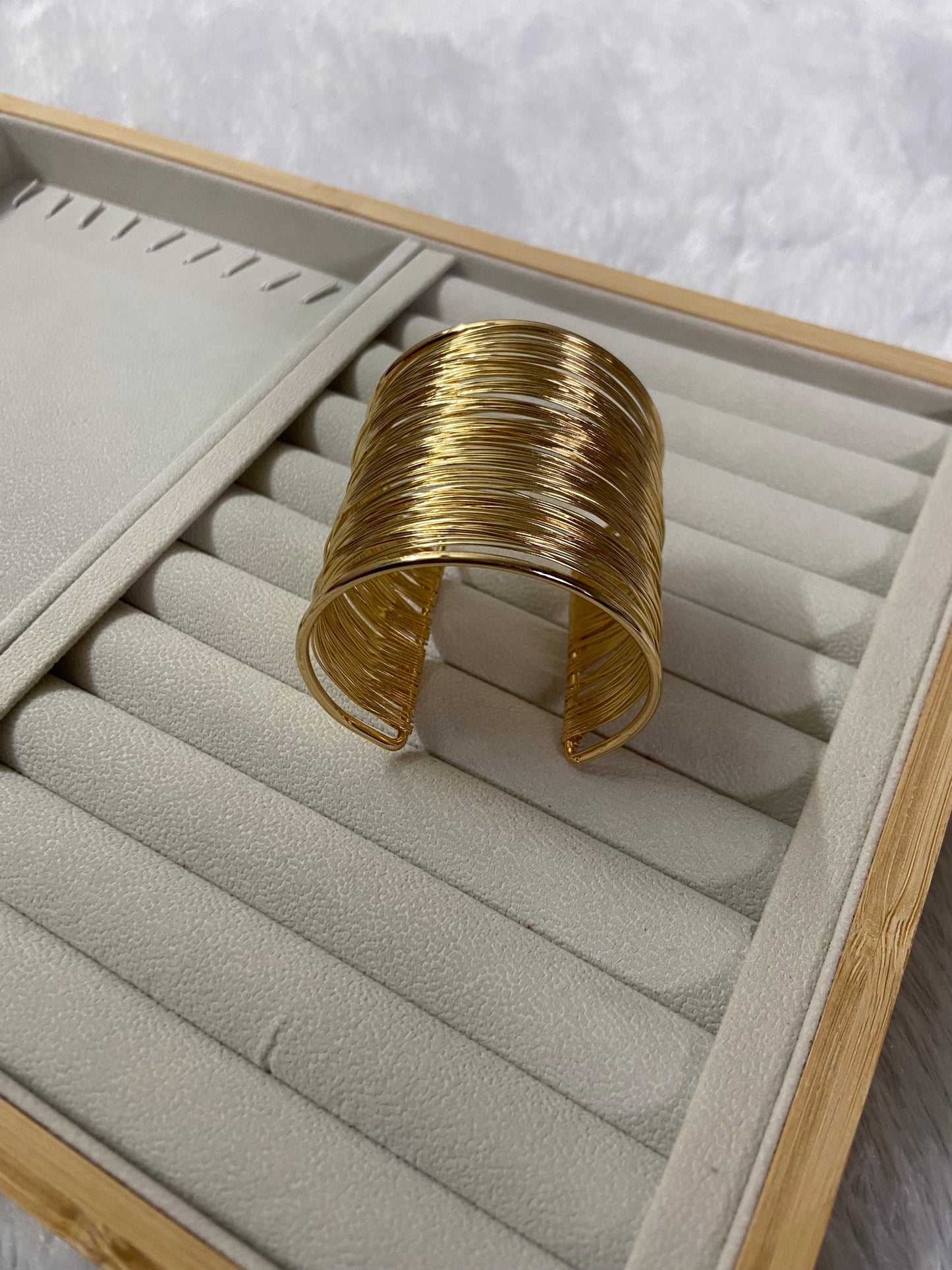 Spiral bangle