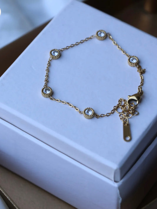 Anti tarnish white stone bracelet