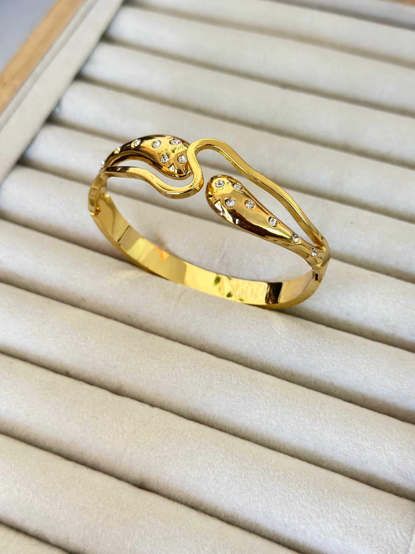 New anti tarnish stone bangle