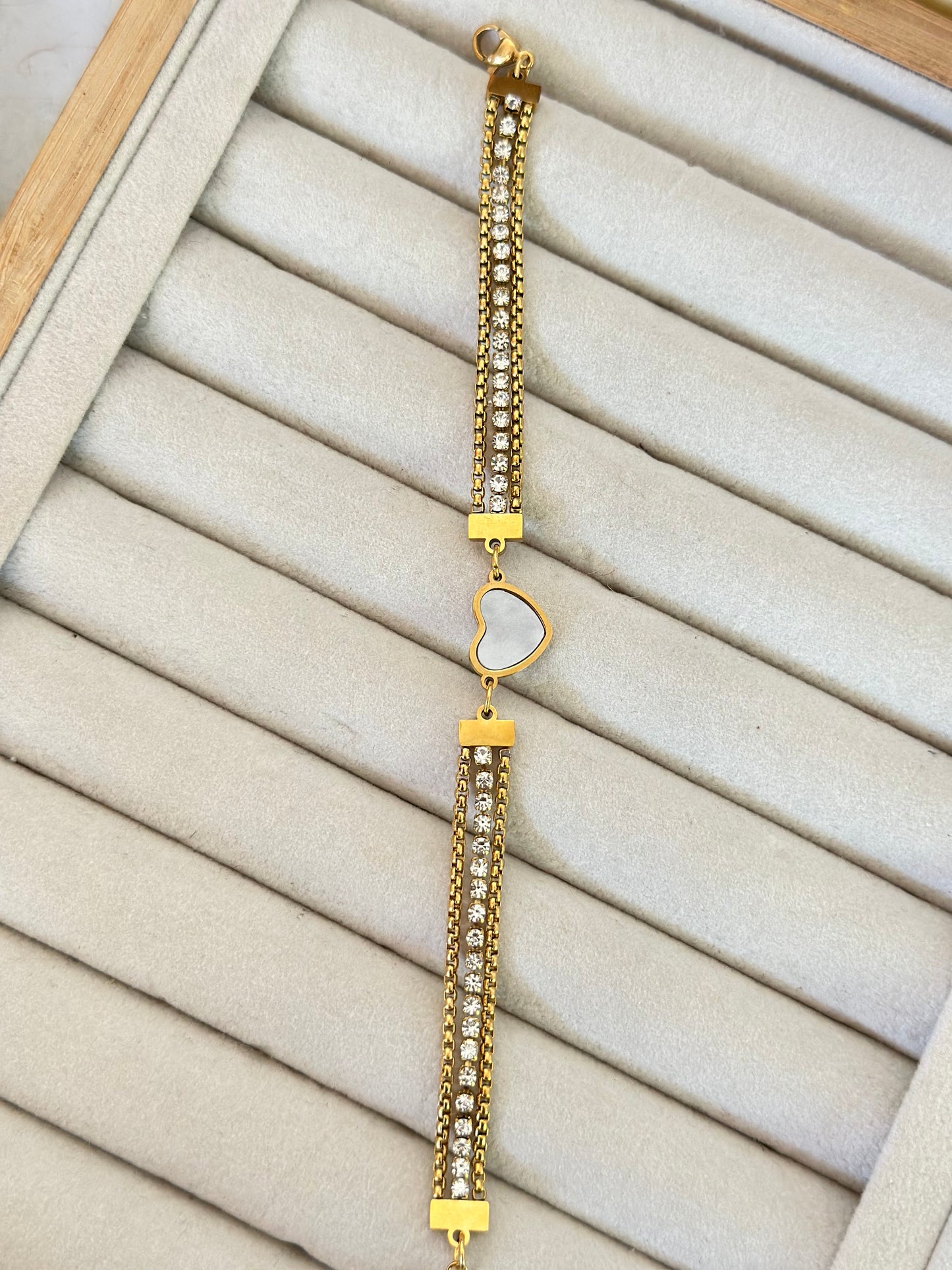 New anti tarnish heart stone layer bracelet