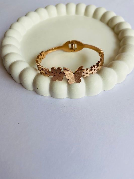 Anti Tarnish Kids twisted bangle