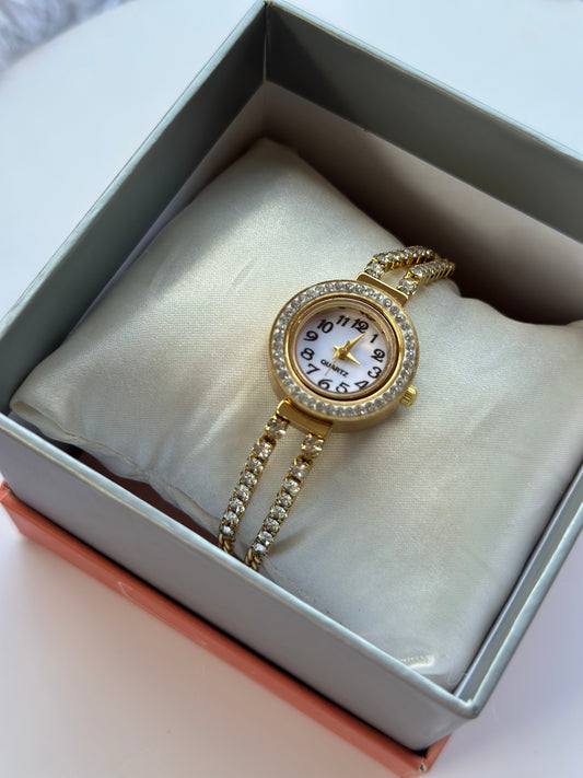 Anti tarnish stainless steel vintage stone watch
