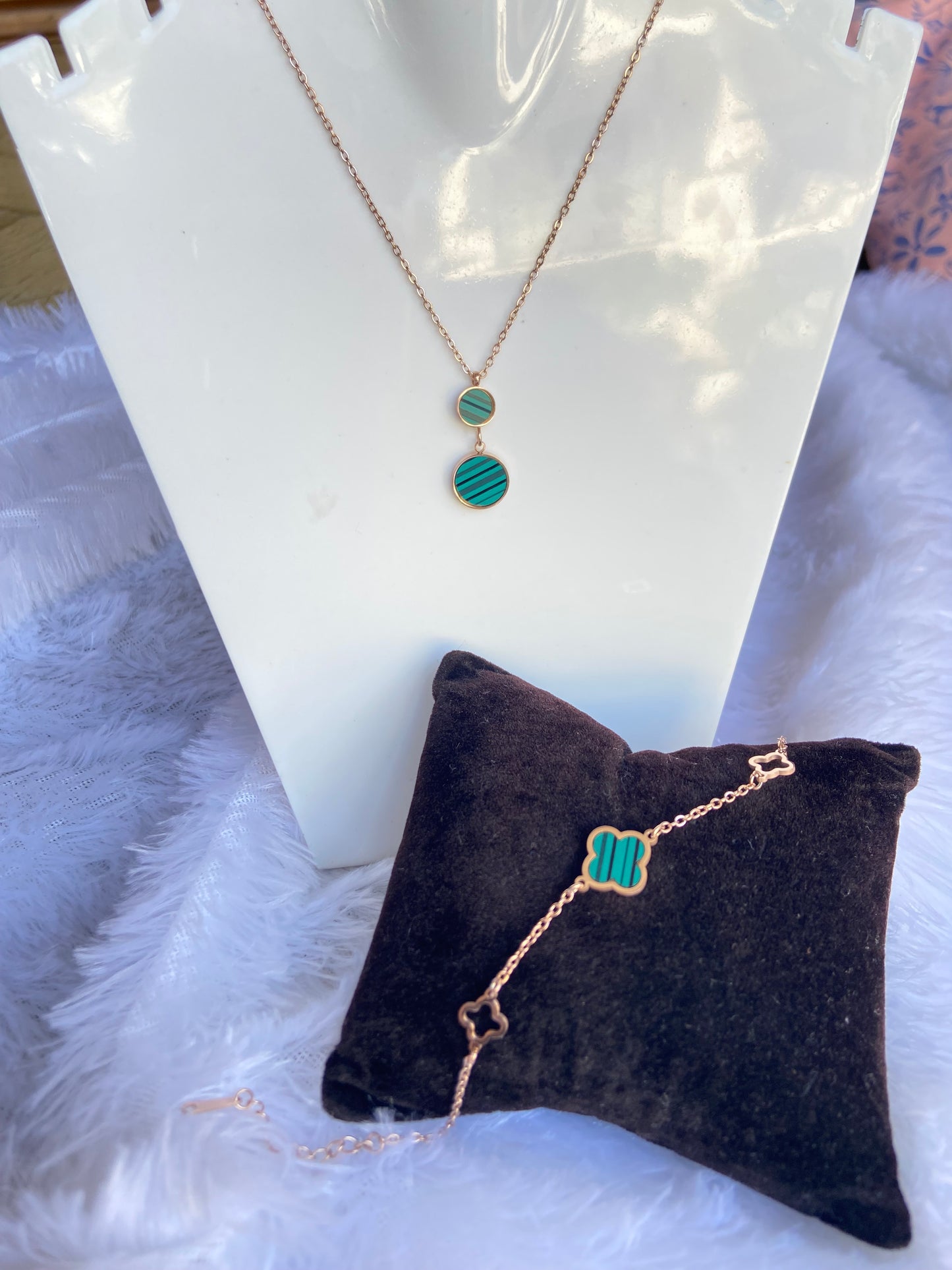 Anti tarnish gennie necklace only