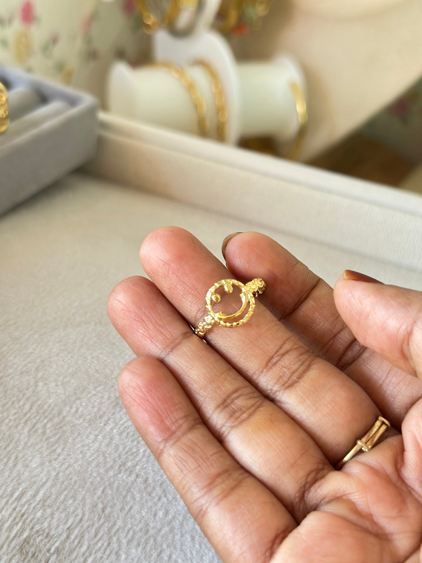 Anti tarnish smiley ring